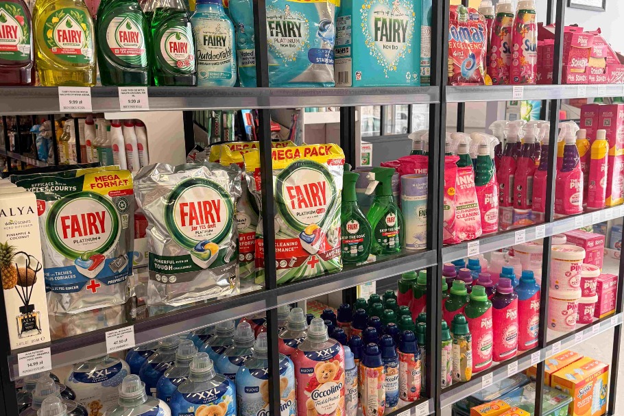 ODSTĄPIENIE DOCHODOWEGO BIZNESU E-COMMERCE I RETAIL